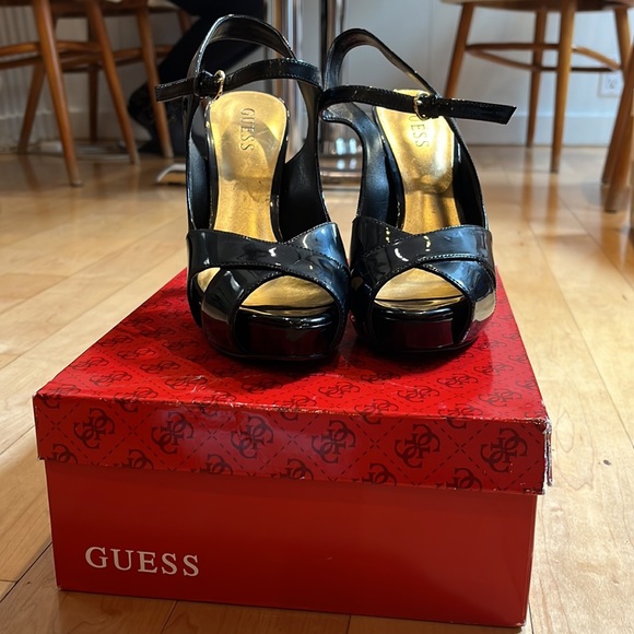 Guess open toe sling back 4 inch heel. Patent leather. - Picture 2 of 2